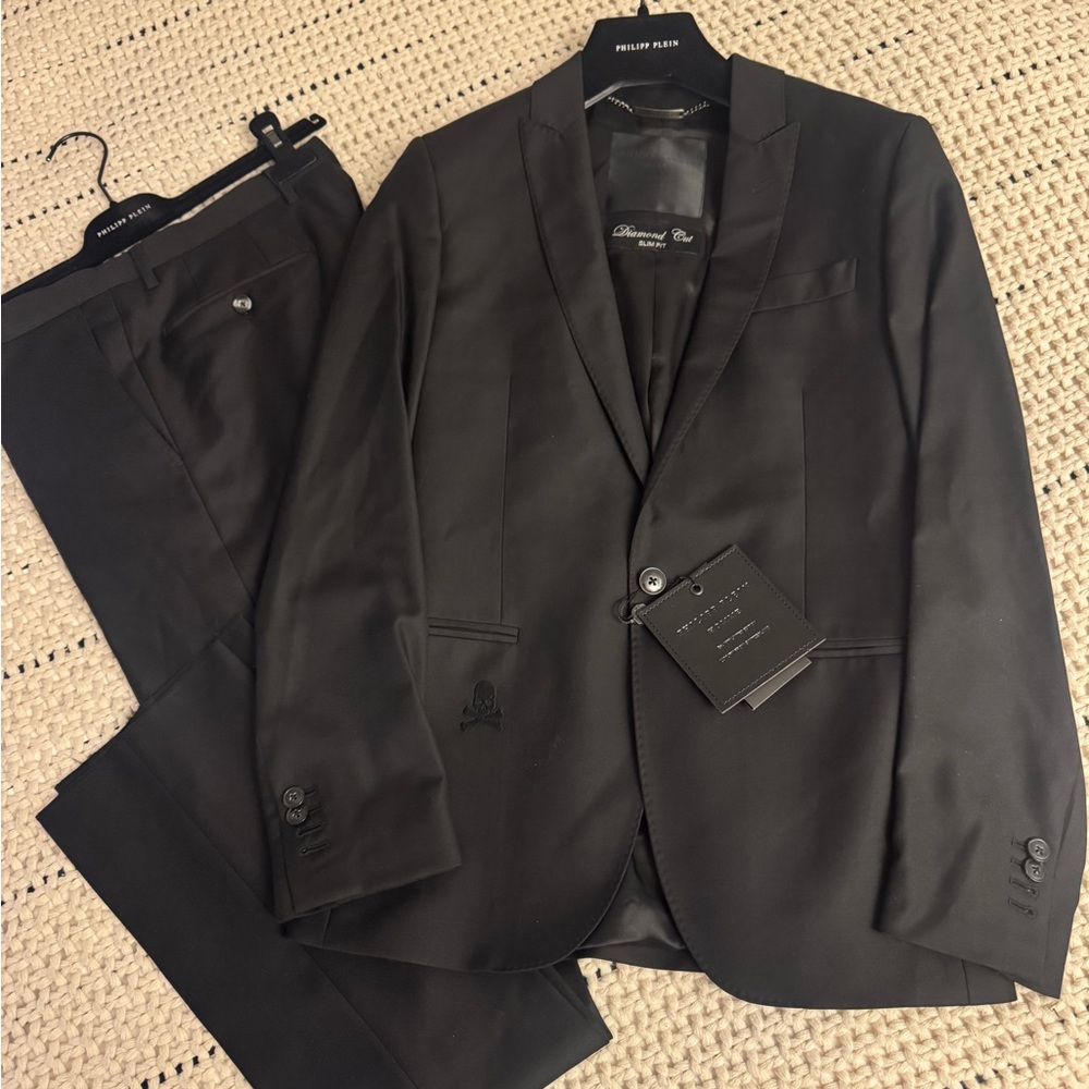 Philipp Plein classic single-breasted suit. Slim fit, brand new. Size 46 S/XS